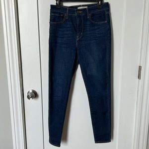 Levi’s 720 high rise super skinny jean